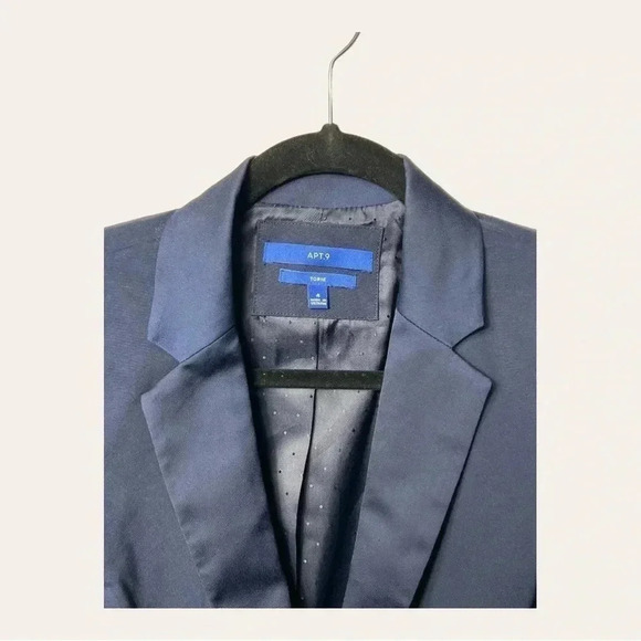 1190. APT. 9 “TORIE” BLAZER SINGLE BUTTON NAVY BLUE IN COLOR SIZE 4 BUTTON - Picture 5 of 9